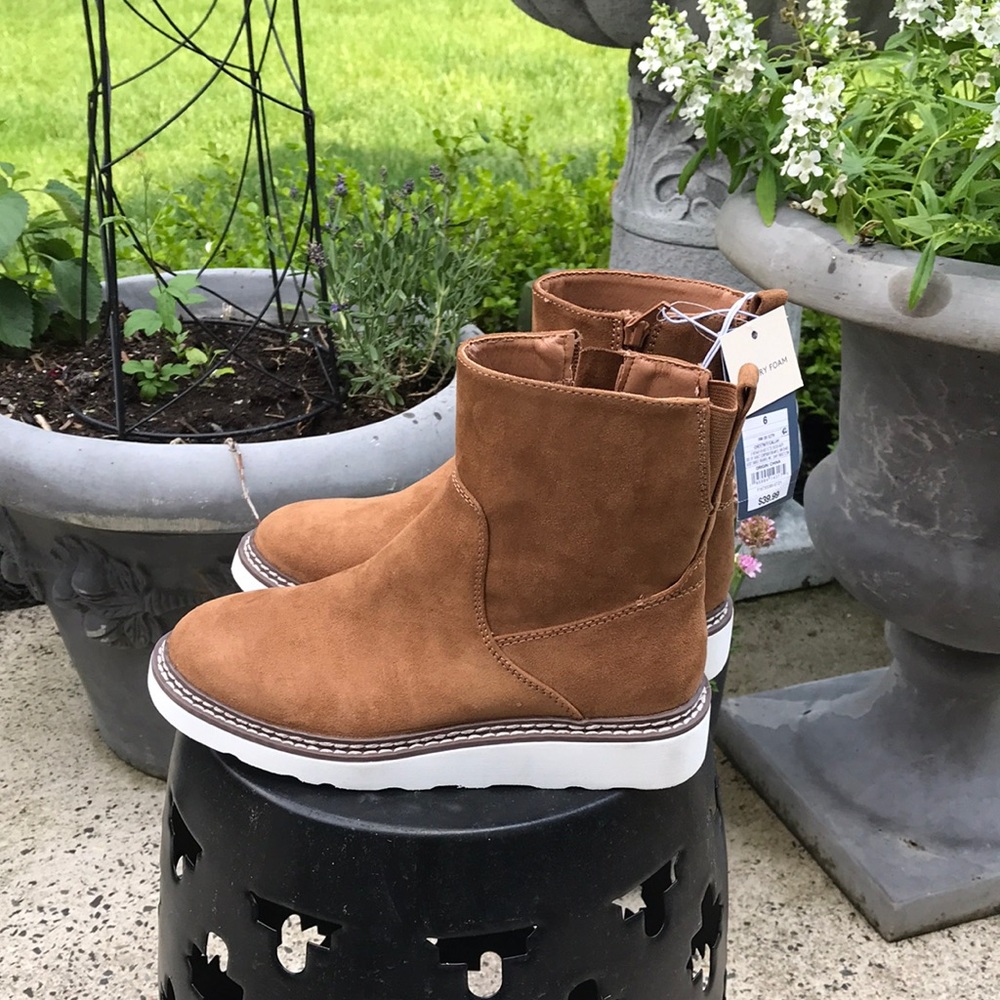Worn twice - target Universal thread boots